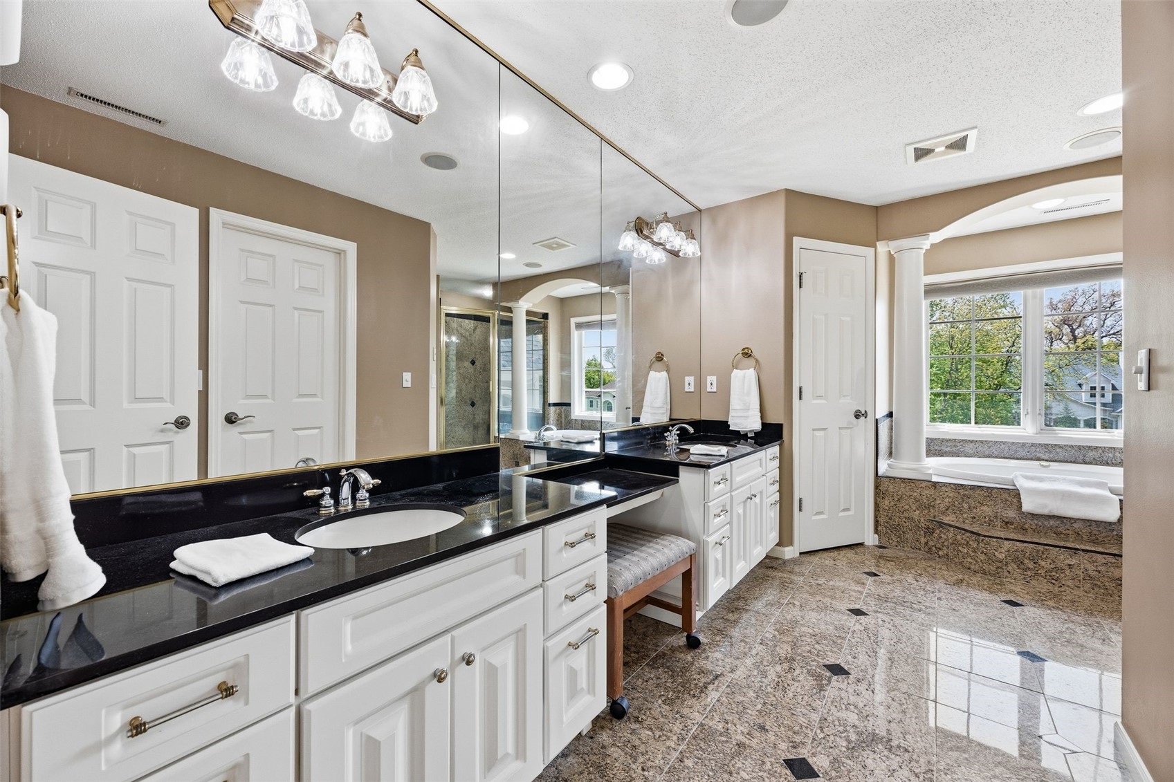 4402 Oak Leaf Court NE Cedar Rapids IA 52411