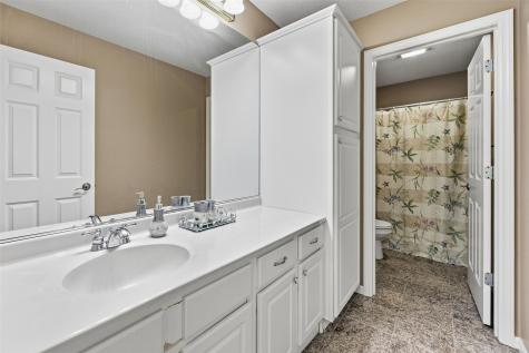 4402 Oak Leaf Court NE Cedar Rapids IA 52411