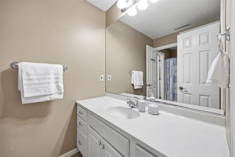 4402 Oak Leaf Court NE Cedar Rapids IA 52411