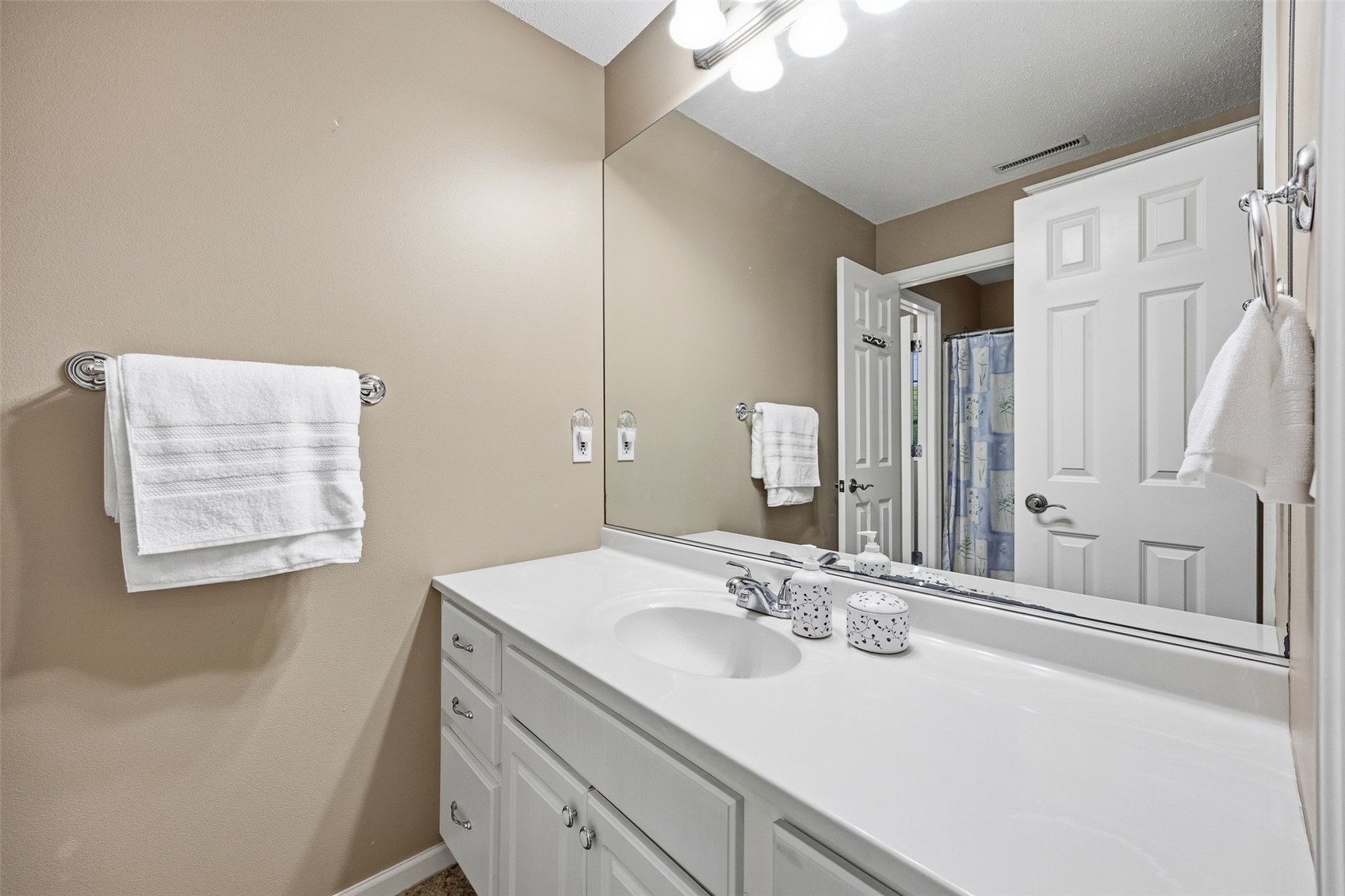 4402 Oak Leaf Court NE Cedar Rapids IA 52411