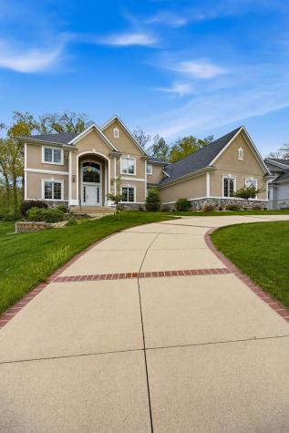 4402 Oak Leaf Court NE Cedar Rapids IA 52411