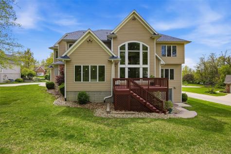 4402 Oak Leaf Court NE Cedar Rapids IA 52411
