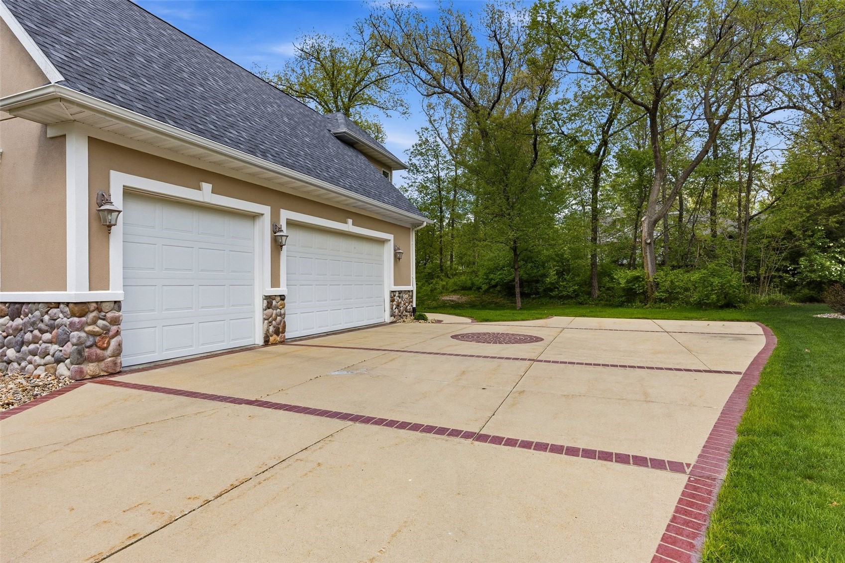 4402 Oak Leaf Court NE Cedar Rapids IA 52411