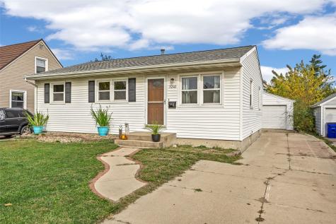 3210 Vine Avenue SE Cedar Rapids IA 52403