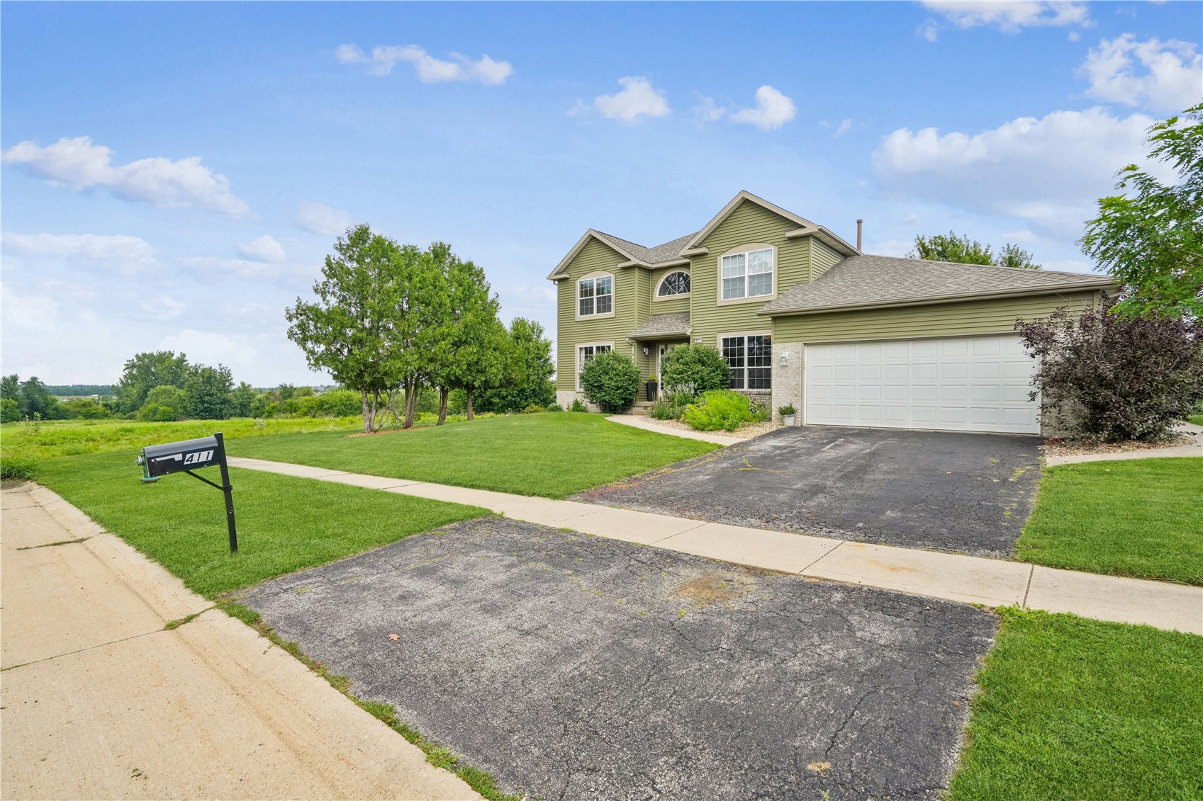 411 Cobble Stone Drive NW Cedar Rapids IA 52405