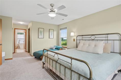 411 Cobble Stone Drive NW Cedar Rapids IA 52405