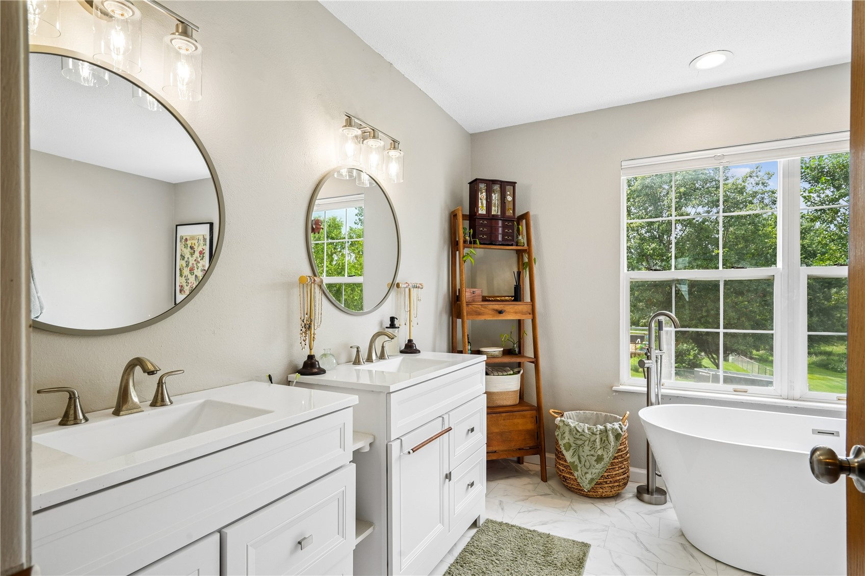 411 Cobble Stone Drive NW Cedar Rapids IA 52405