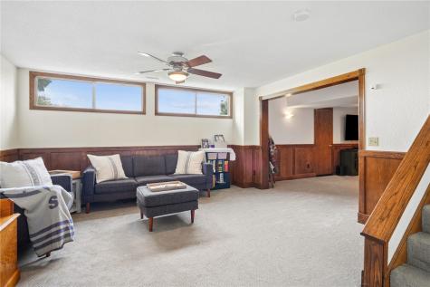 411 Cobble Stone Drive NW Cedar Rapids IA 52405