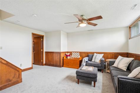 411 Cobble Stone Drive NW Cedar Rapids IA 52405