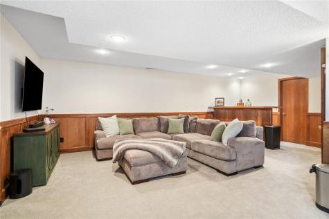 411 Cobble Stone Drive NW Cedar Rapids IA 52405