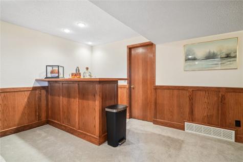 411 Cobble Stone Drive NW Cedar Rapids IA 52405