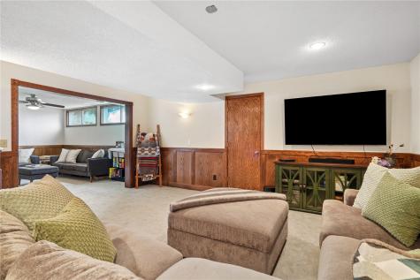 411 Cobble Stone Drive NW Cedar Rapids IA 52405
