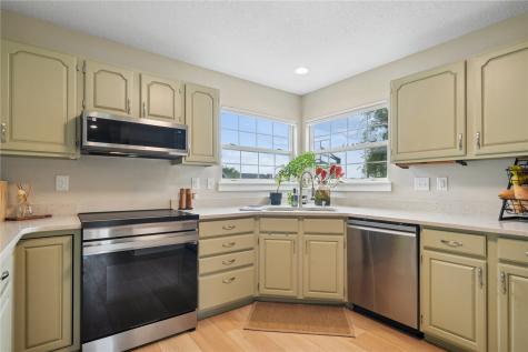 411 Cobble Stone Drive NW Cedar Rapids IA 52405