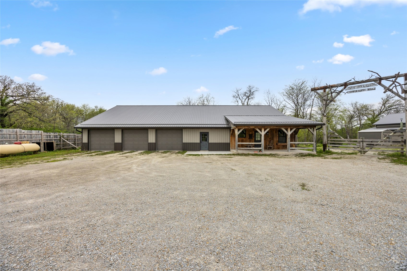 2527 61st Street Lane Vinton IA 52349