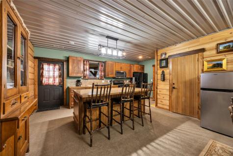 2527 61st Street Lane Vinton IA 52349