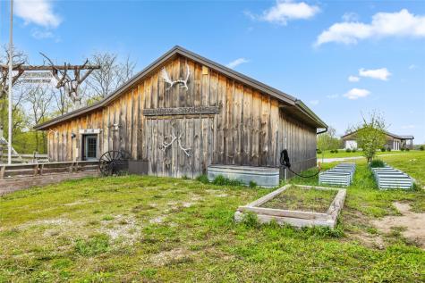 2527 61st Street Lane Vinton IA 52349