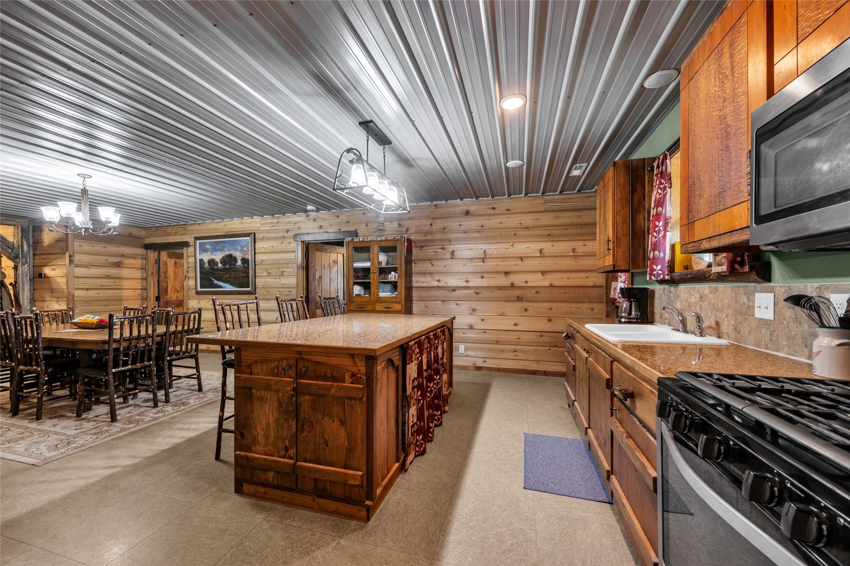 2527 61st Street Lane Vinton IA 52349