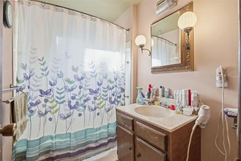 105 Harrison Street SE Cascade IA 52033