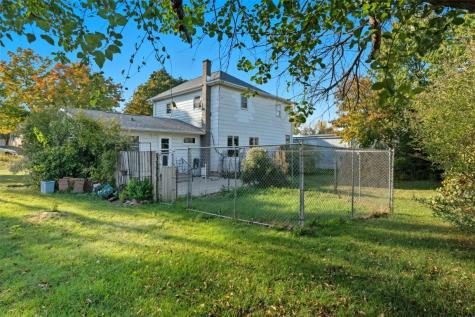 105 Harrison Street SE Cascade IA 52033