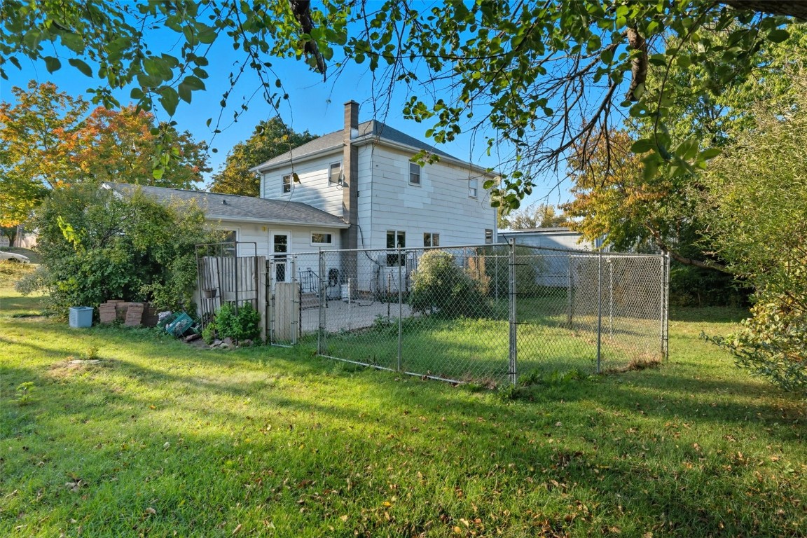 105 Harrison Street SE Cascade IA 52033