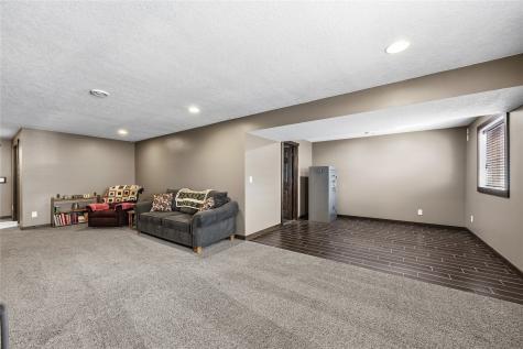 506 Grace Avenue Urbana IA 52345