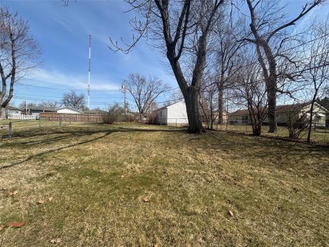 4505 Hiawatha Avenue NE Cedar Rapids IA 52402