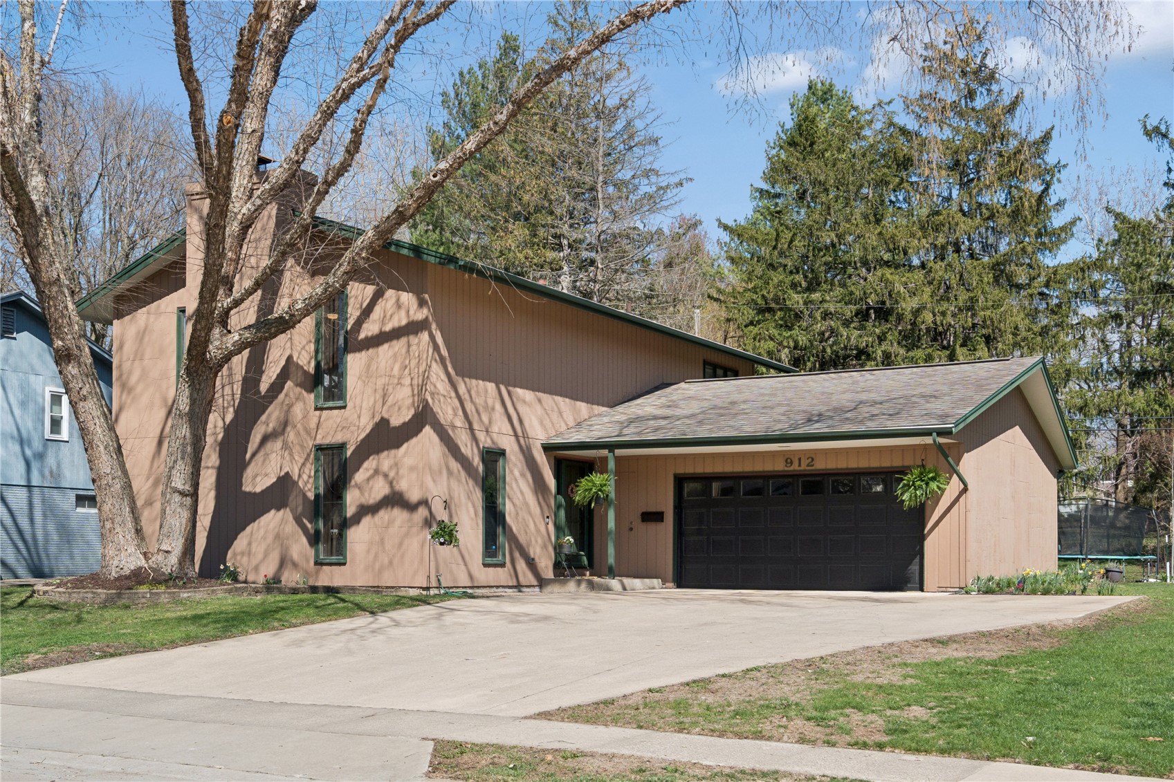 912 Juniper Drive Iowa City IA 52245