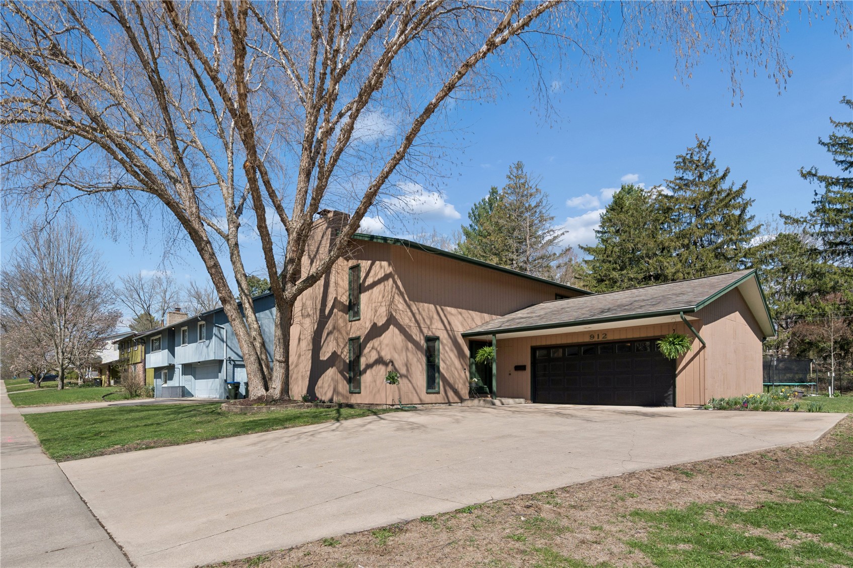 912 Juniper Drive Iowa City IA 52245