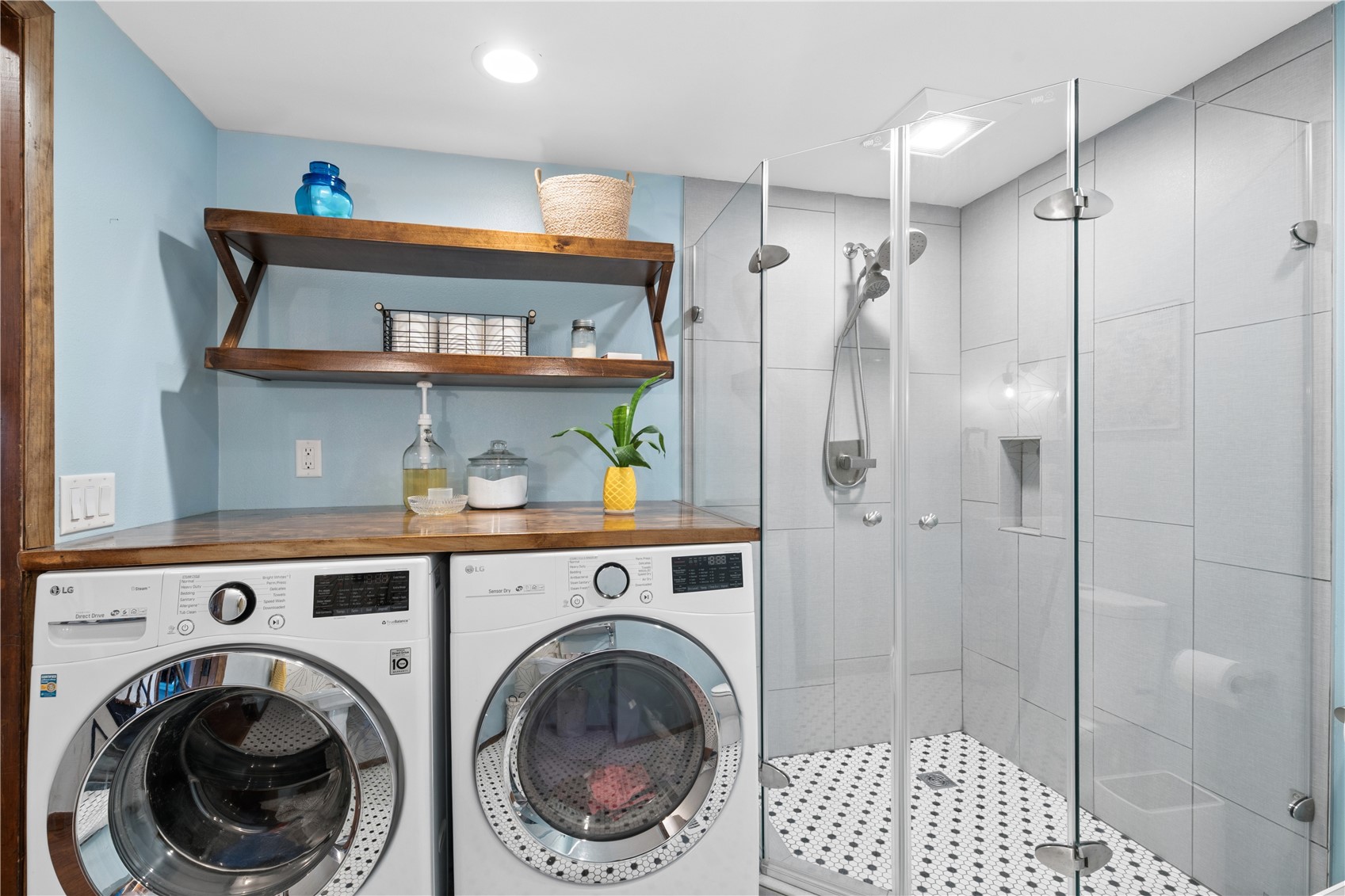 912 Juniper Drive Iowa City IA 52245
