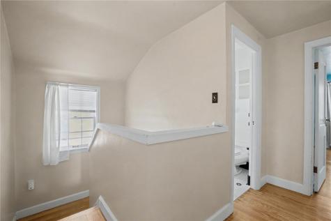 526 Longwood Drive NE Cedar Rapids IA 52402