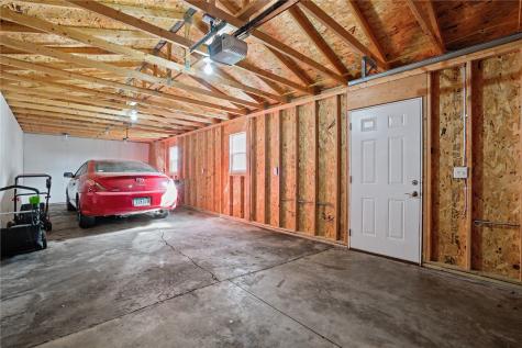 526 Longwood Drive NE Cedar Rapids IA 52402