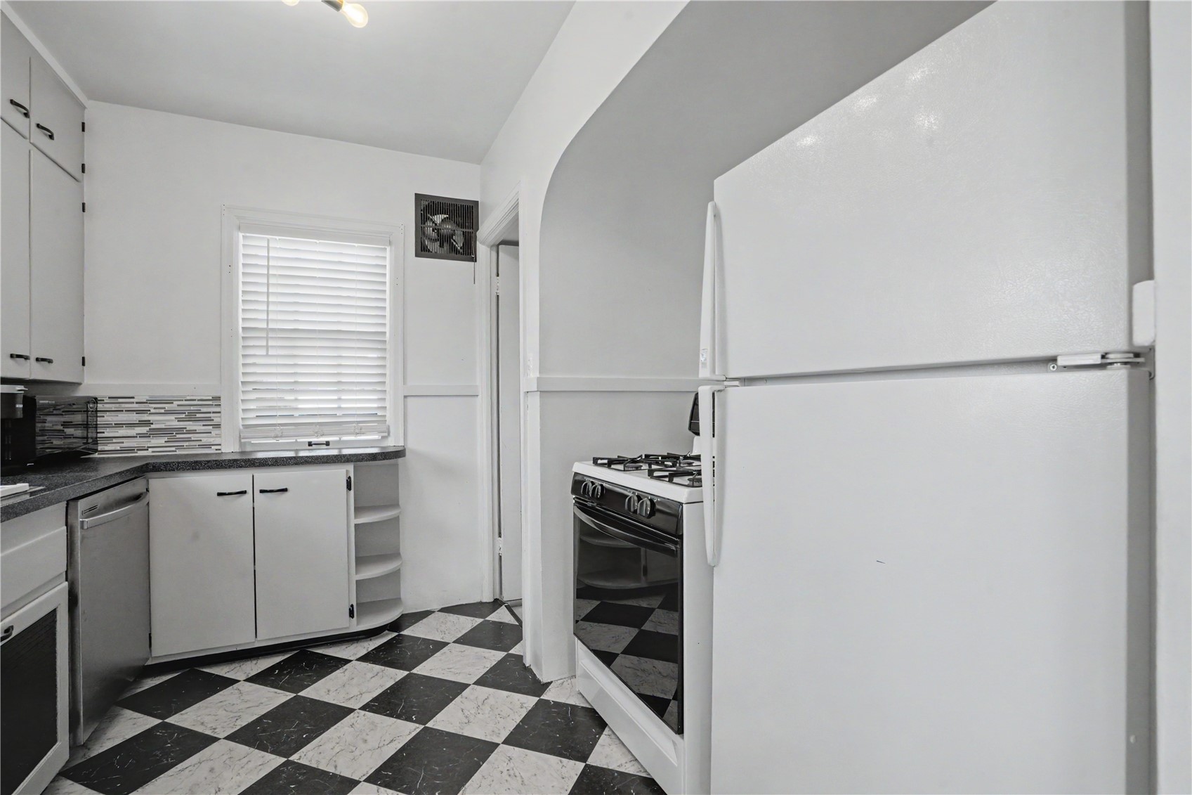 526 Longwood Drive NE Cedar Rapids IA 52402