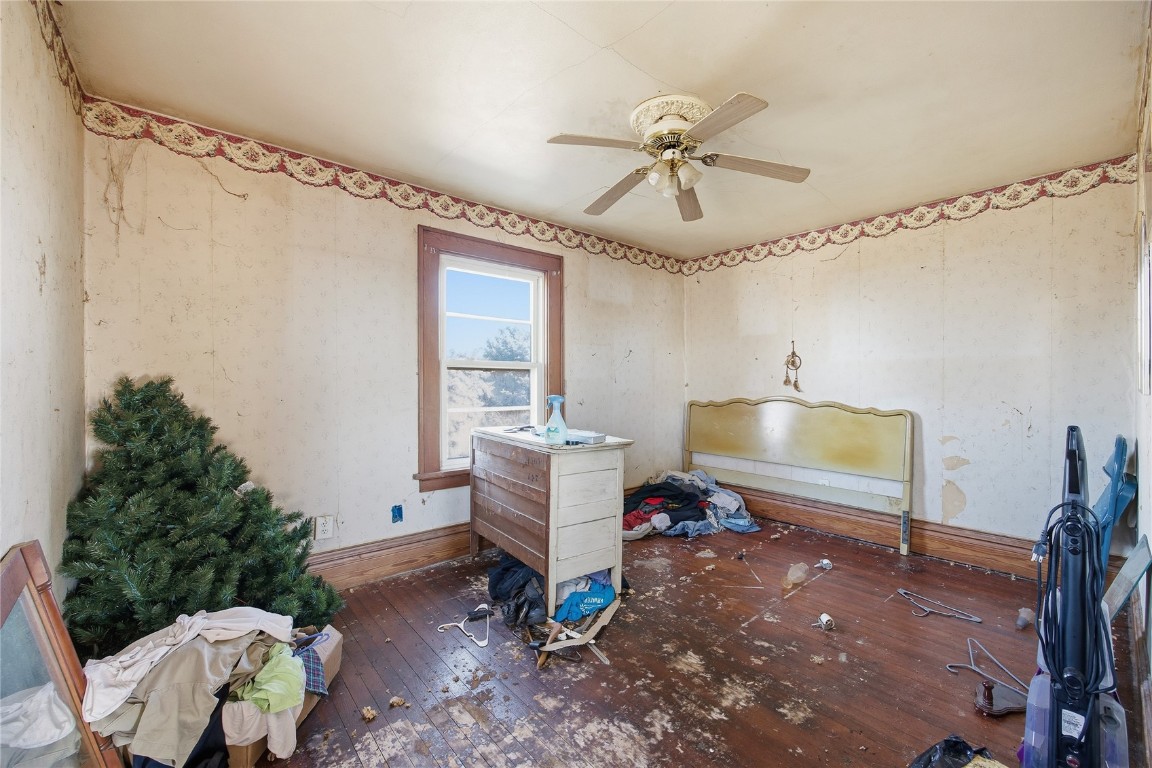 2292 Highway V18 Clutier IA 52217