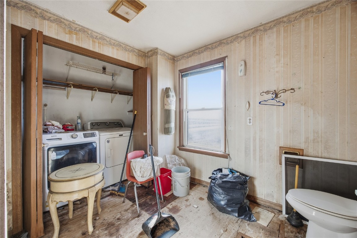 2292 Highway V18 Clutier IA 52217