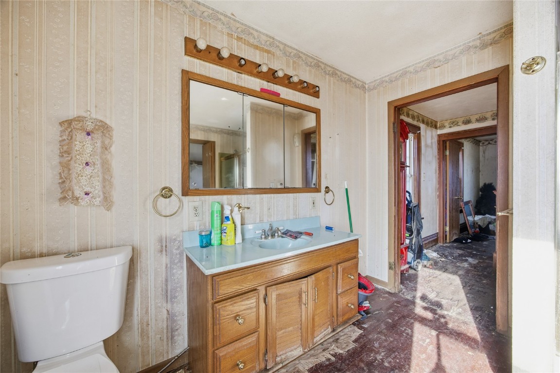 2292 Highway V18 Clutier IA 52217