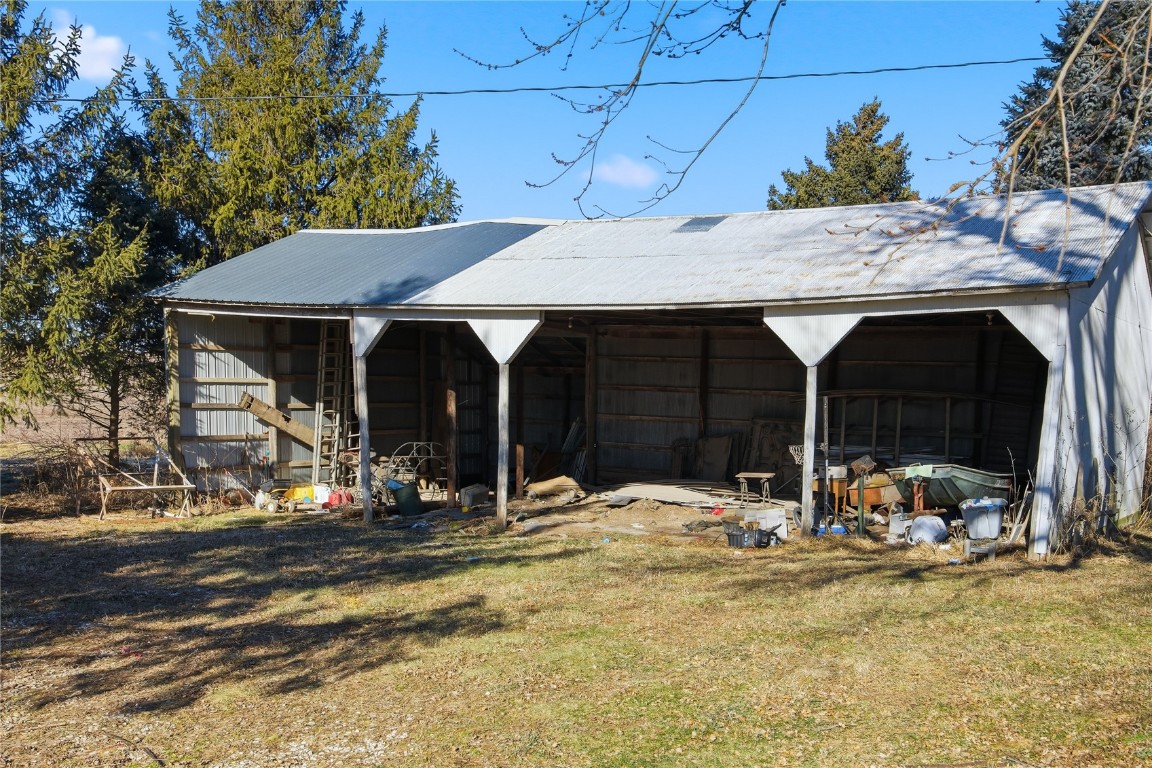 2292 Highway V18 Clutier IA 52217