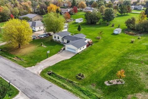 6701 N Glen Drive Palo IA 52324