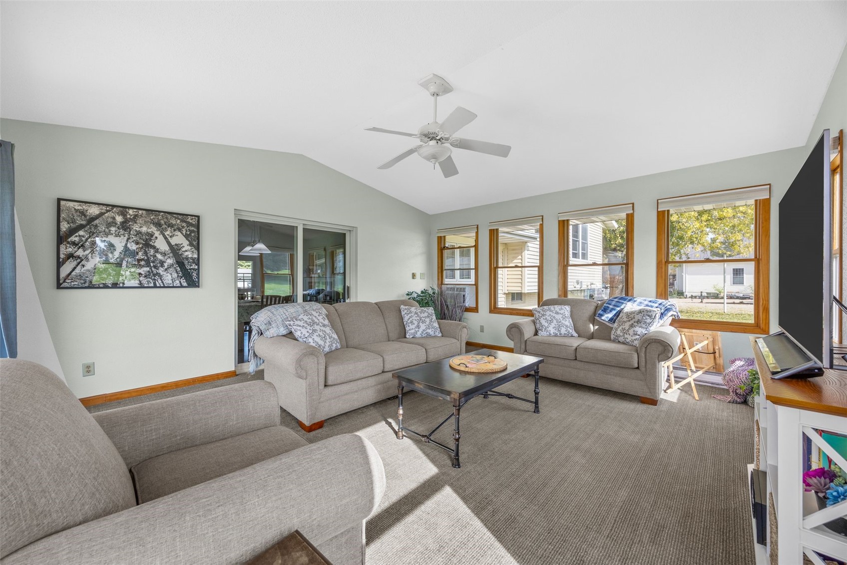 6701 N Glen Drive Palo IA 52324