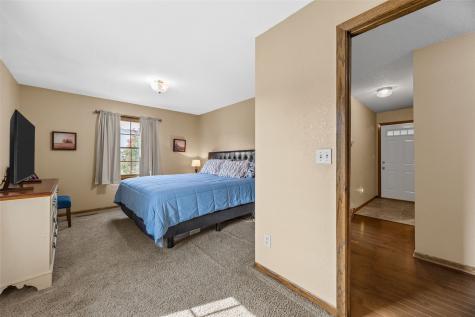 6701 N Glen Drive Palo IA 52324