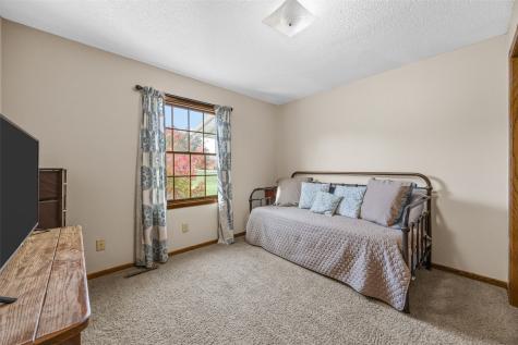6701 N Glen Drive Palo IA 52324