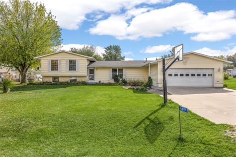 6701 N Glen Drive Palo IA 52324