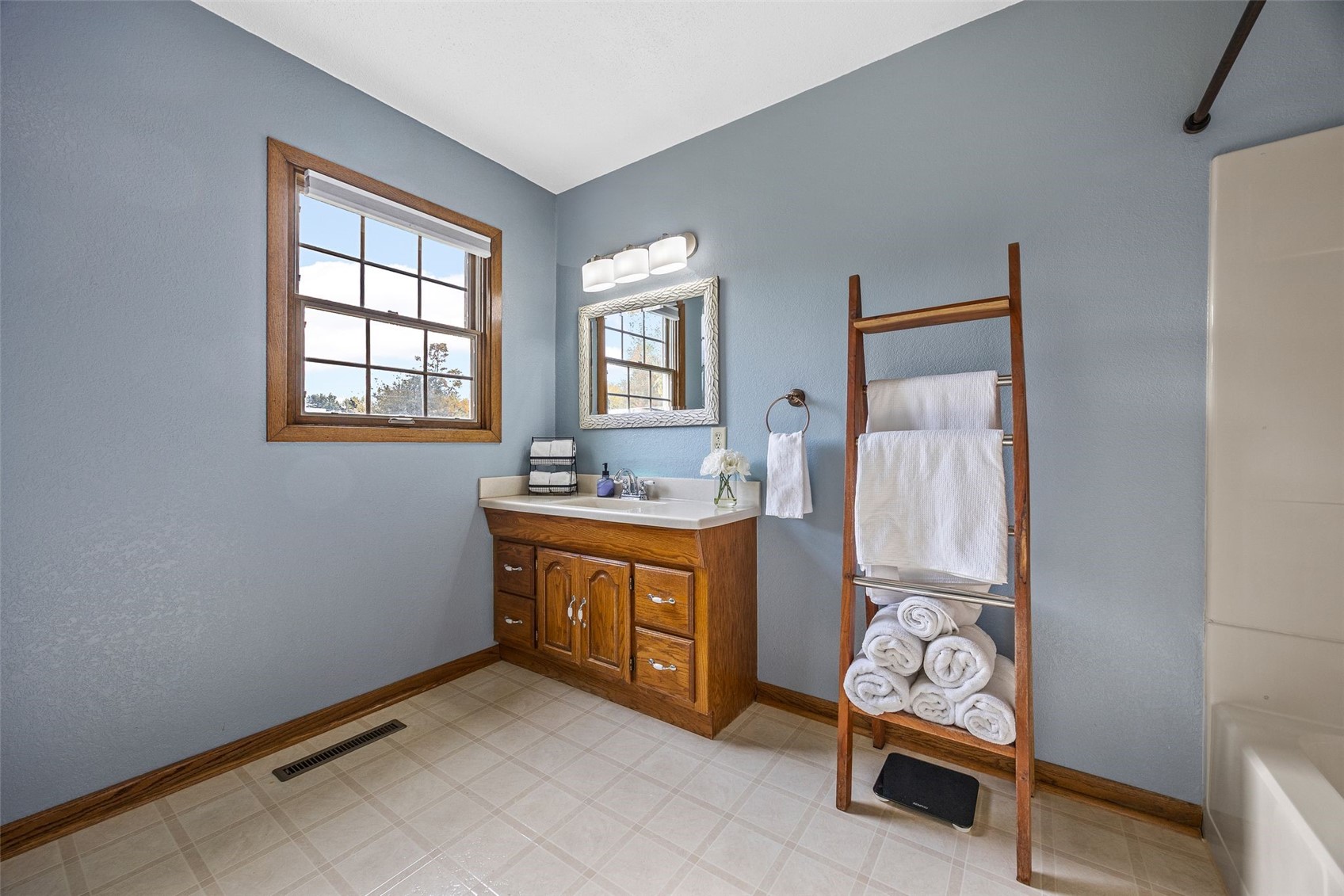6701 N Glen Drive Palo IA 52324