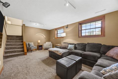 6701 N Glen Drive Palo IA 52324