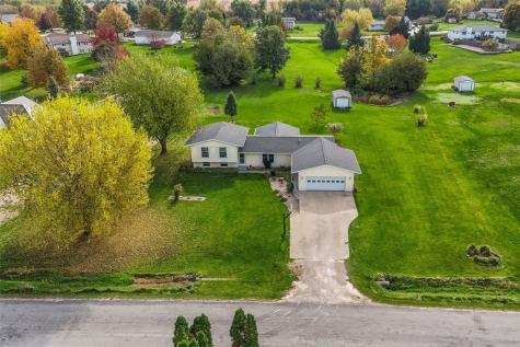 6701 N Glen Drive Palo IA 52324
