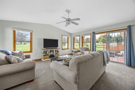6701 N Glen Drive Palo IA 52324