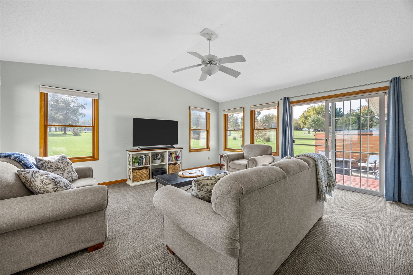 6701 N Glen Drive Palo IA 52324
