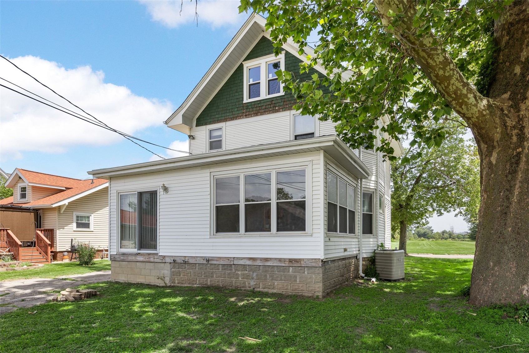 1722 Ellis Boulevard NW Cedar Rapids IA 52405