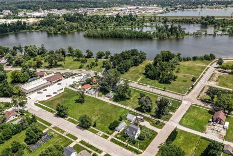 1722 Ellis Boulevard NW Cedar Rapids IA 52405