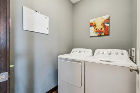 8702 Grand Oaks Drive NE Cedar Rapids IA 52402