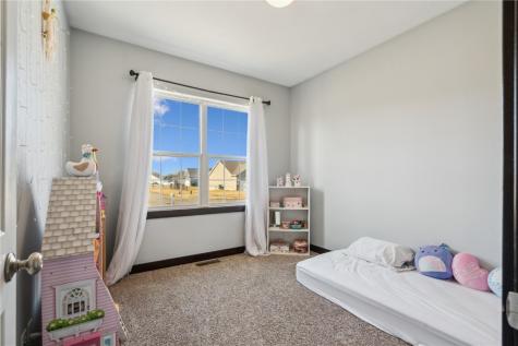 8702 Grand Oaks Drive NE Cedar Rapids IA 52402